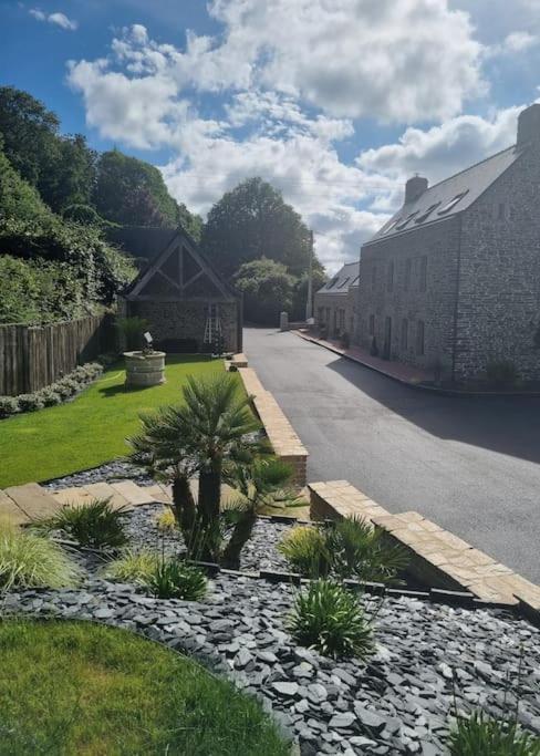 Gite Manoir De Kerlez Briec Exterior foto